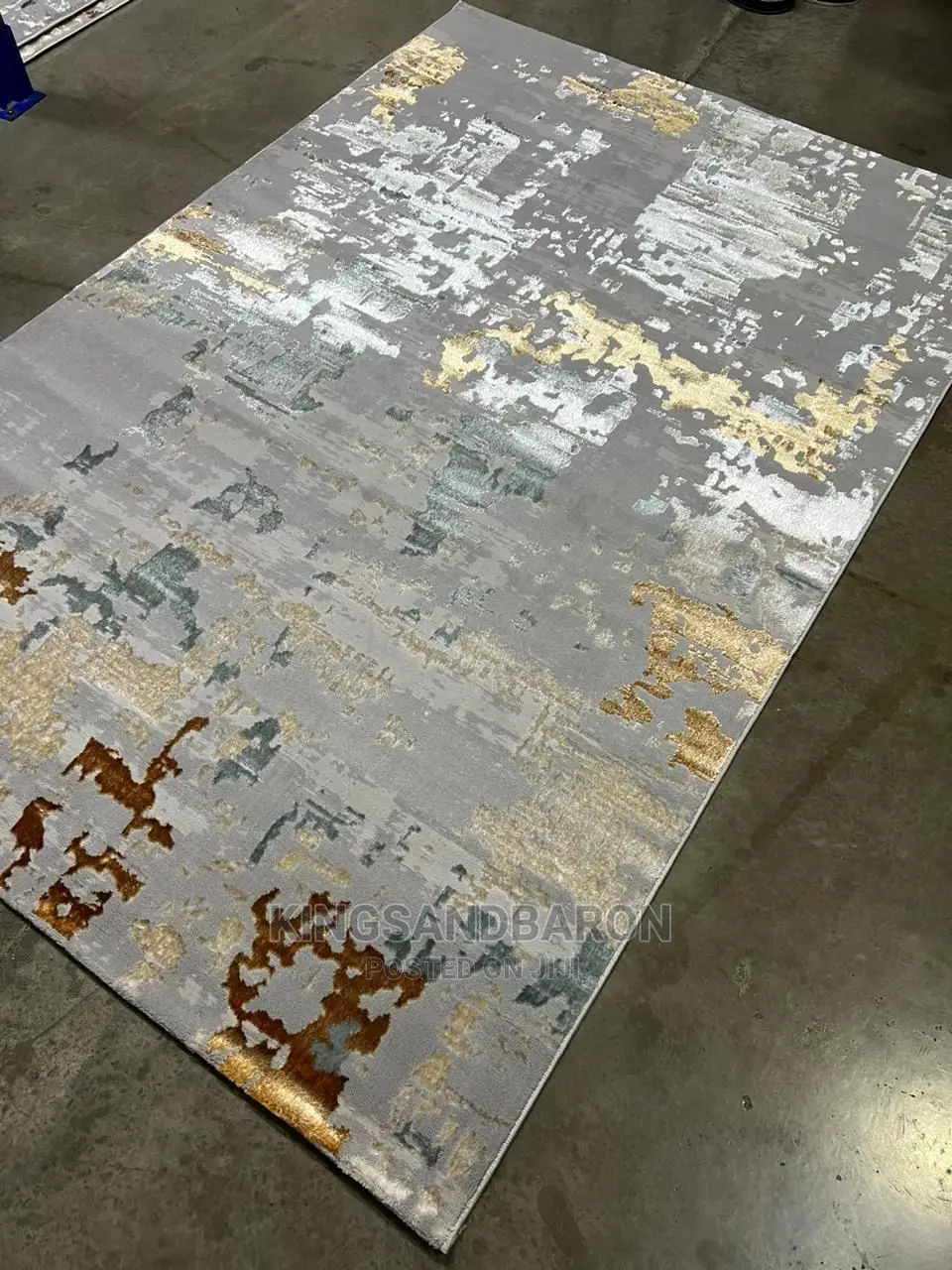 5*7fts Gold,Cream and Grey Turkey Center Rug(4*6 7*10)