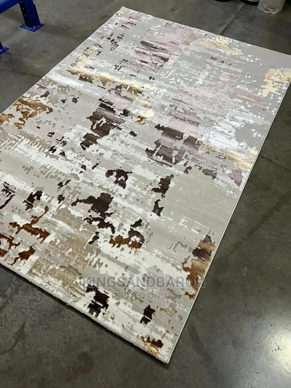 5*7fts Gold,Cream and Grey Turkey Center Rug(4*6 7*10)