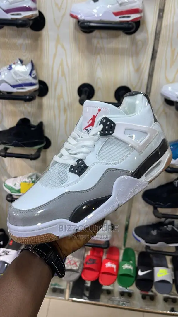 Original NIKE Air Jordan Retro 4 Available in Store