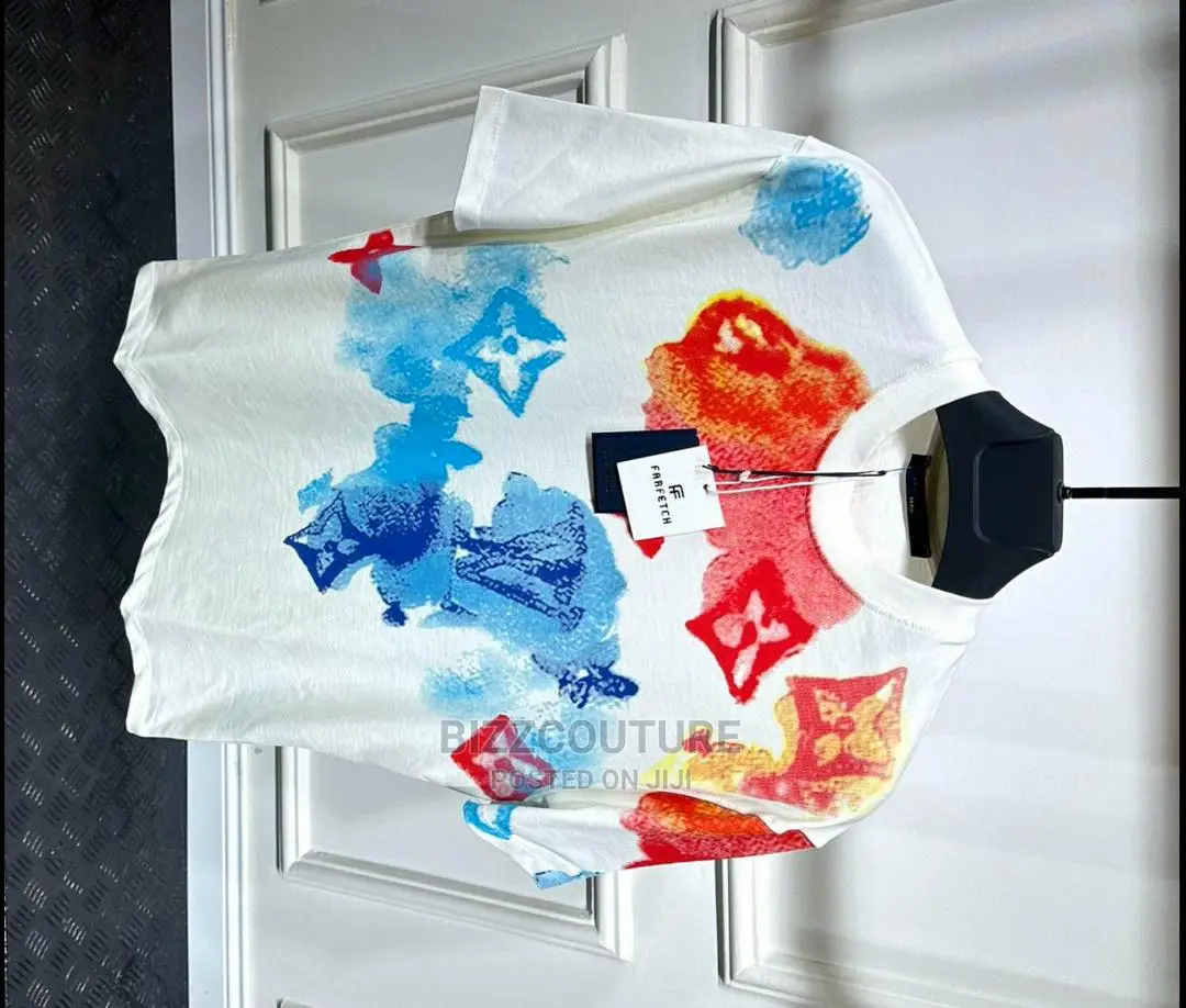 Original LOUIS VUITTON T-Shirts Available in Store