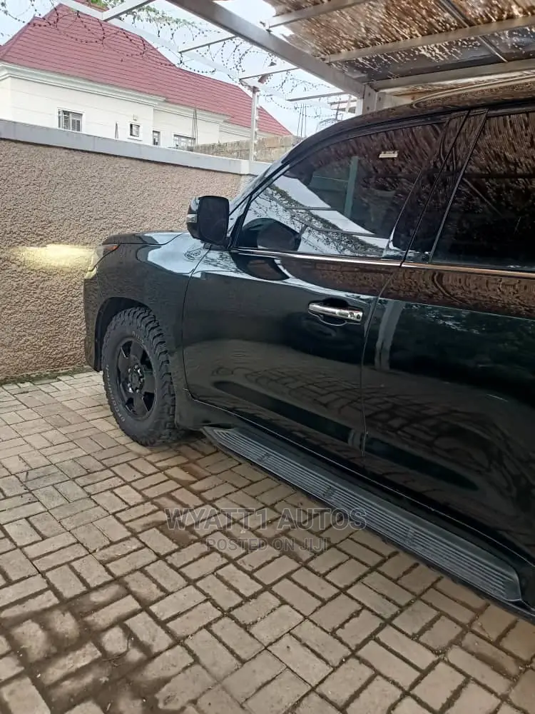Lexus LX 570 (5 seats) AWD 2021 Black