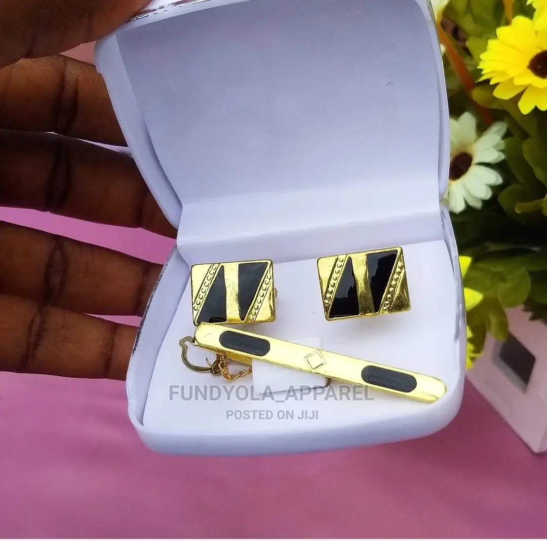 Quality Male Gold And Black Cufflinks And Clip