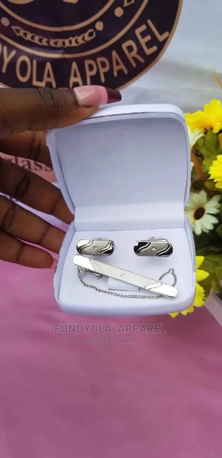 Quality Male Sliver and Black Cufflinks and Clip