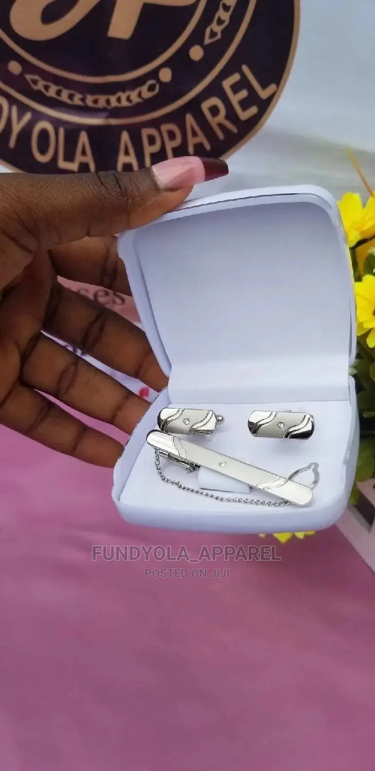 Quality Male Sliver and Black Cufflinks and Clip