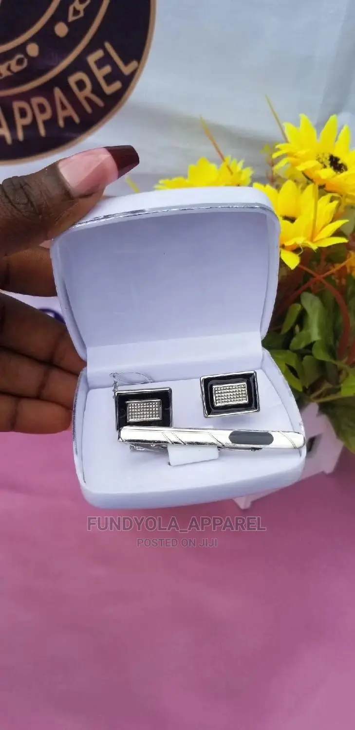 Quality Male Sliver and Black Cufflinks and Clip
