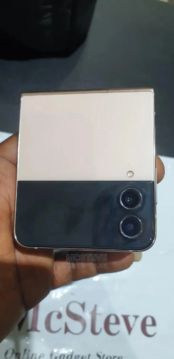 Samsung Galaxy Z Flip4 128 GB Gold
