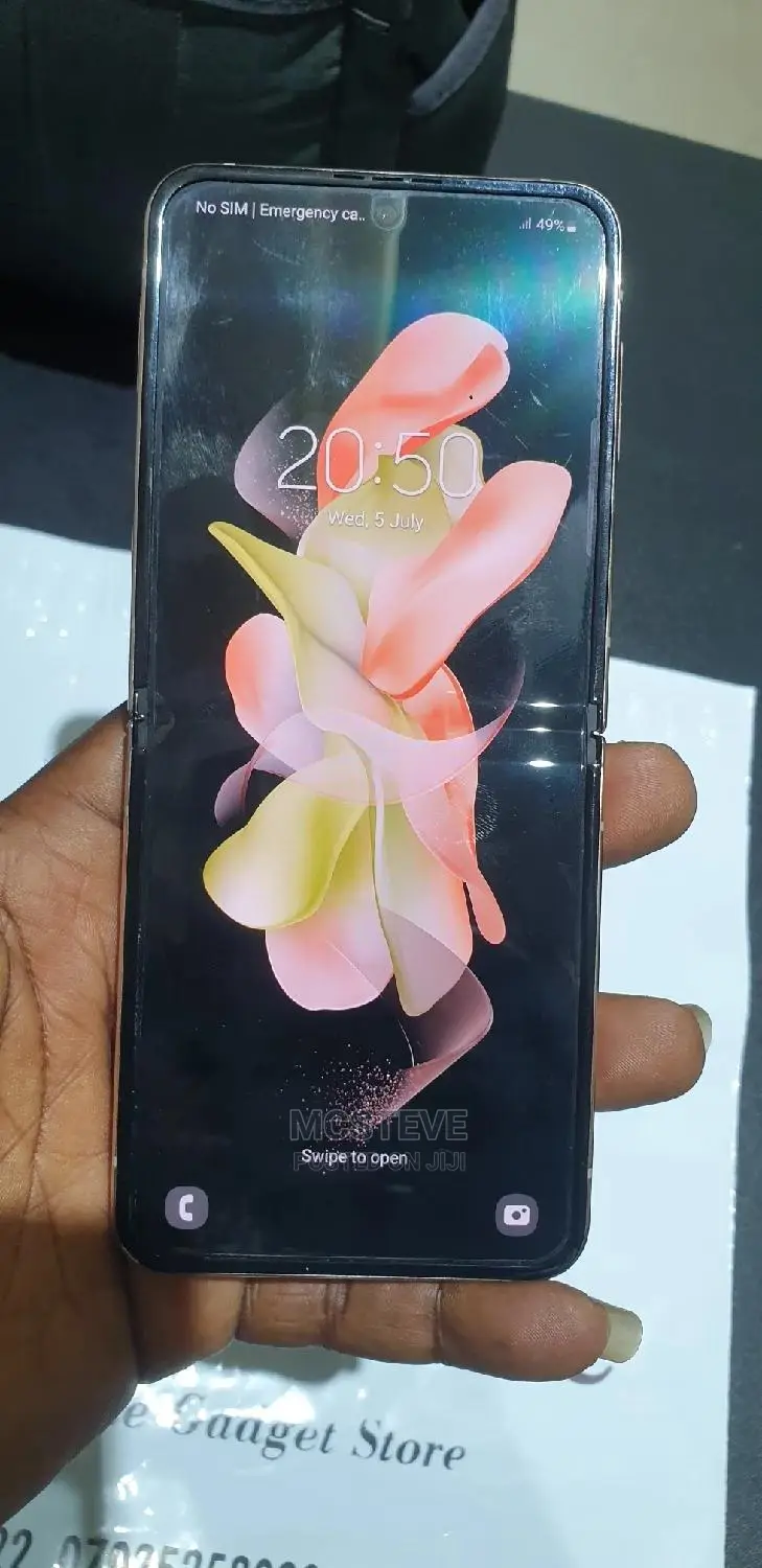 Samsung Galaxy Z Flip4 128 GB Gold