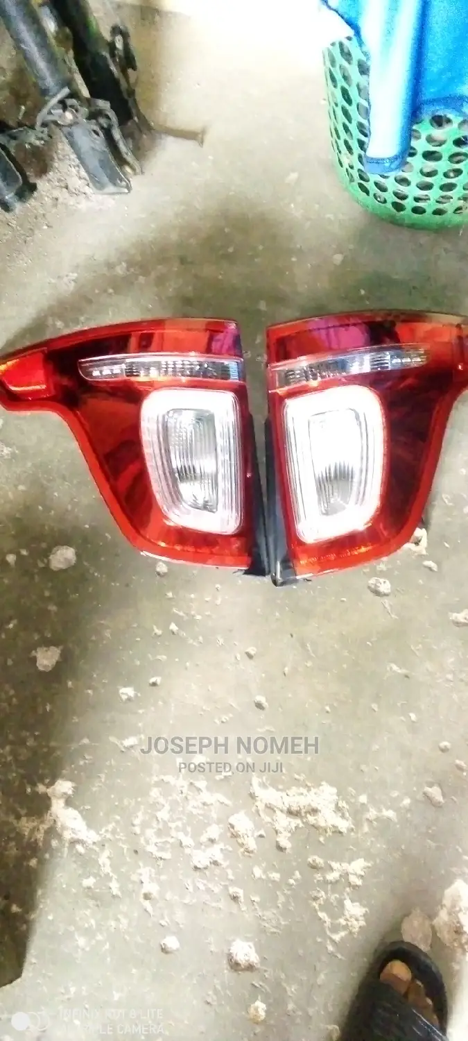 2012 Ford Explorer Taillight