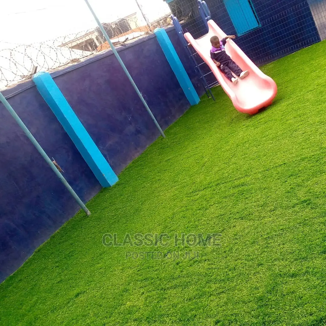 Classic Synthetic Green Grass