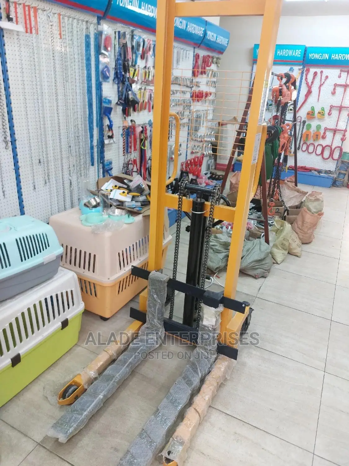 1ton Capacity Hydraulic Manual Stack Lifter 1600mm With Legs