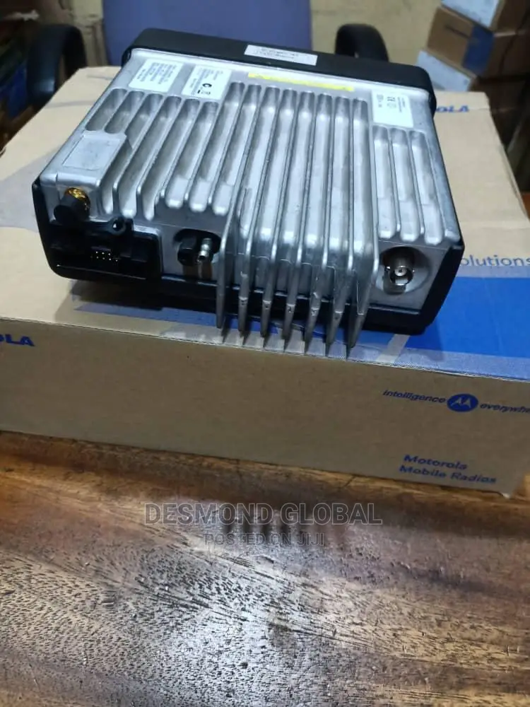 Motorola Dm3601 VHF Walkie Talkie