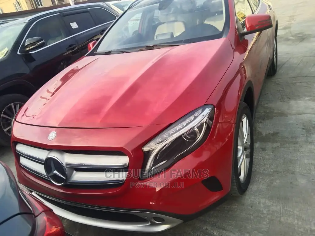 Mercedes-Benz GLA 250 2015 Red