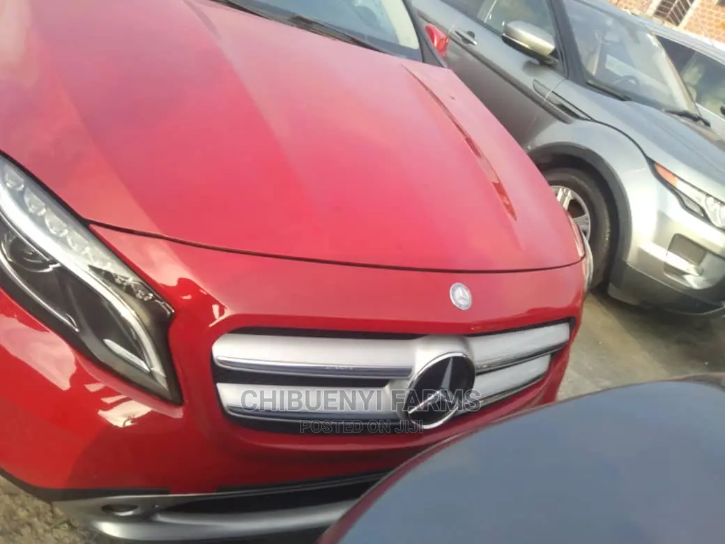 Mercedes-Benz GLA 250 2015 Red