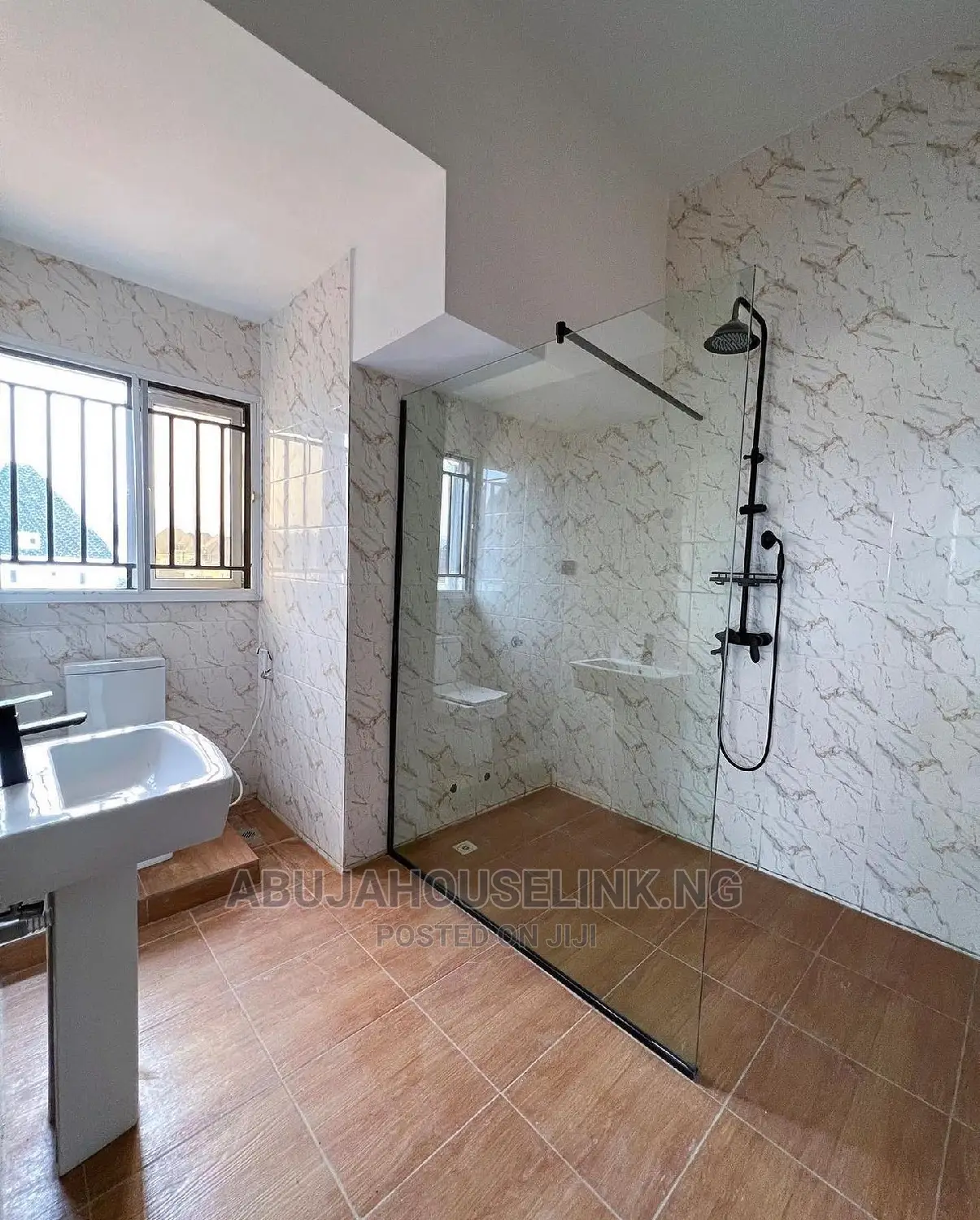 6bdrm Duplex in Efab Metropolis, Gwarinpa for sale