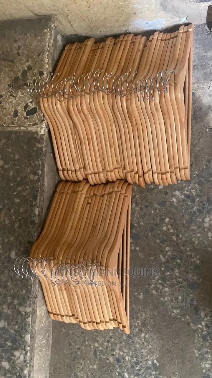 10 Pieces of Wooden Hangers 7500#