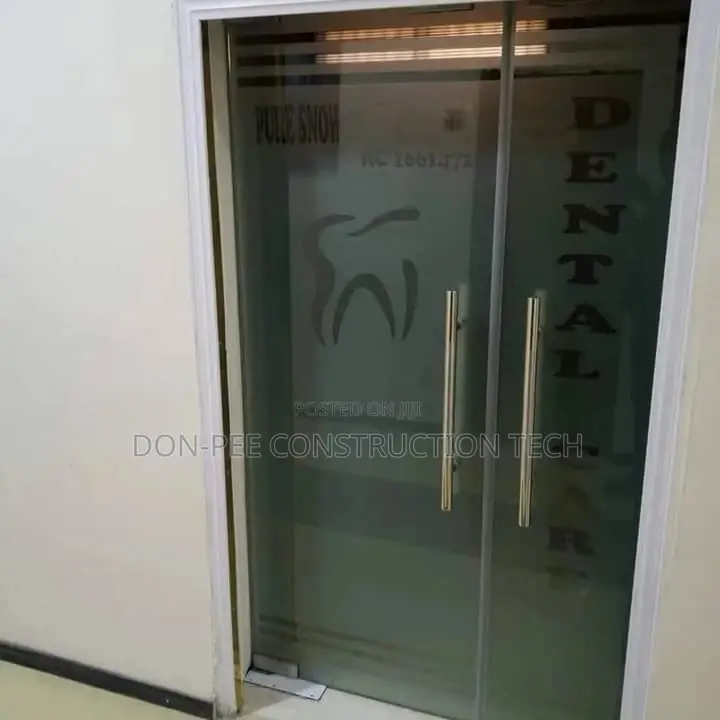Frameless Glass Door
