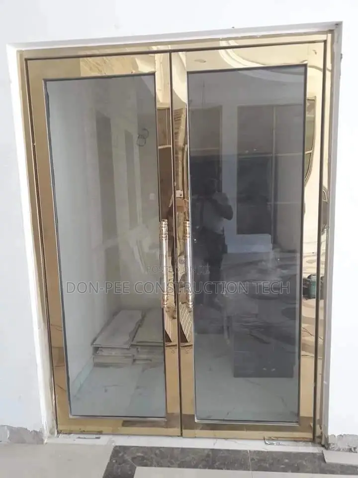 Frameless Glass Door