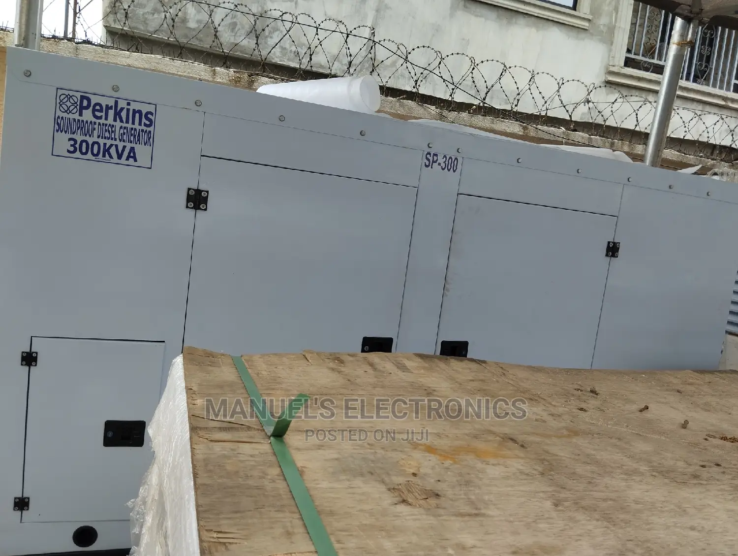 Brand New (300kva) Perkins Diesel Soundproof Generator 2year