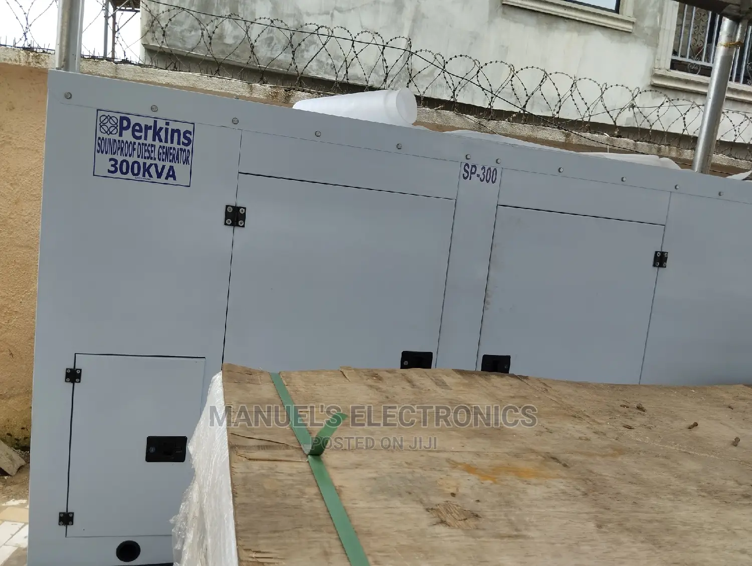 Brand New (300kva) Perkins Diesel Soundproof Generator 2year