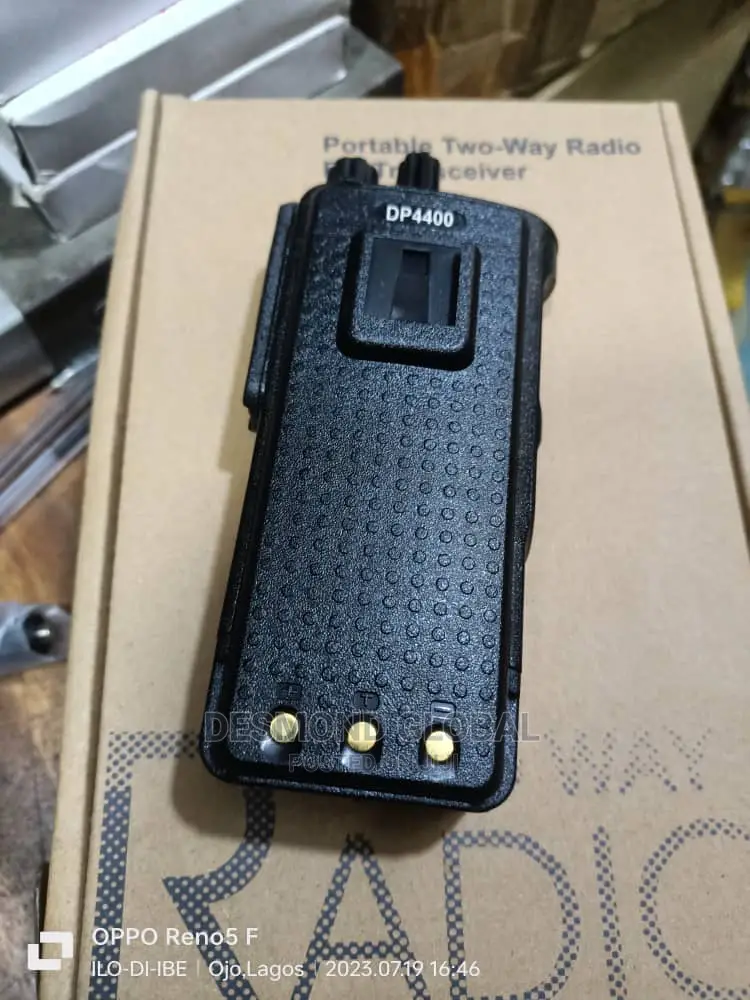 Motorola Dp4400 Uhf New Walkie Talkie
