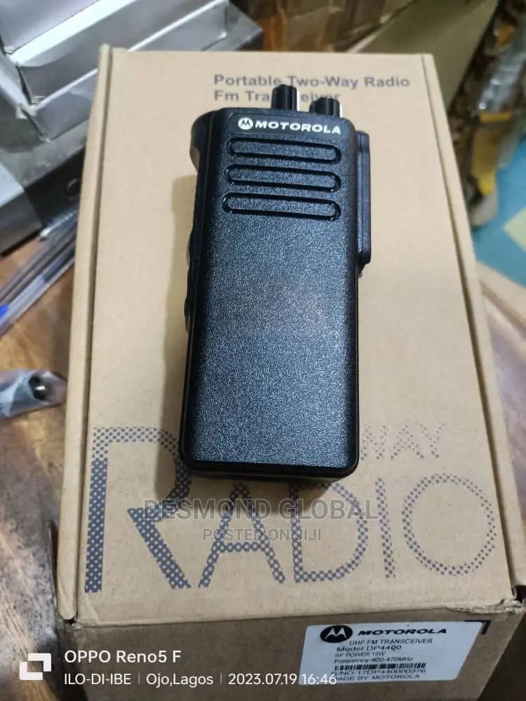 Motorola Dp4400 Uhf New Walkie Talkie