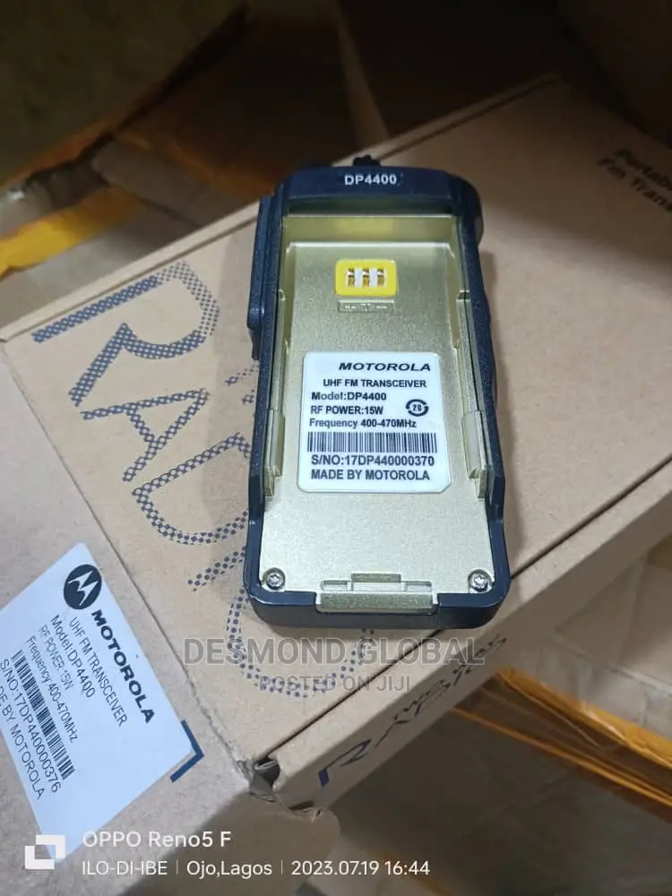 Motorola Dp4400 Uhf New Walkie Talkie