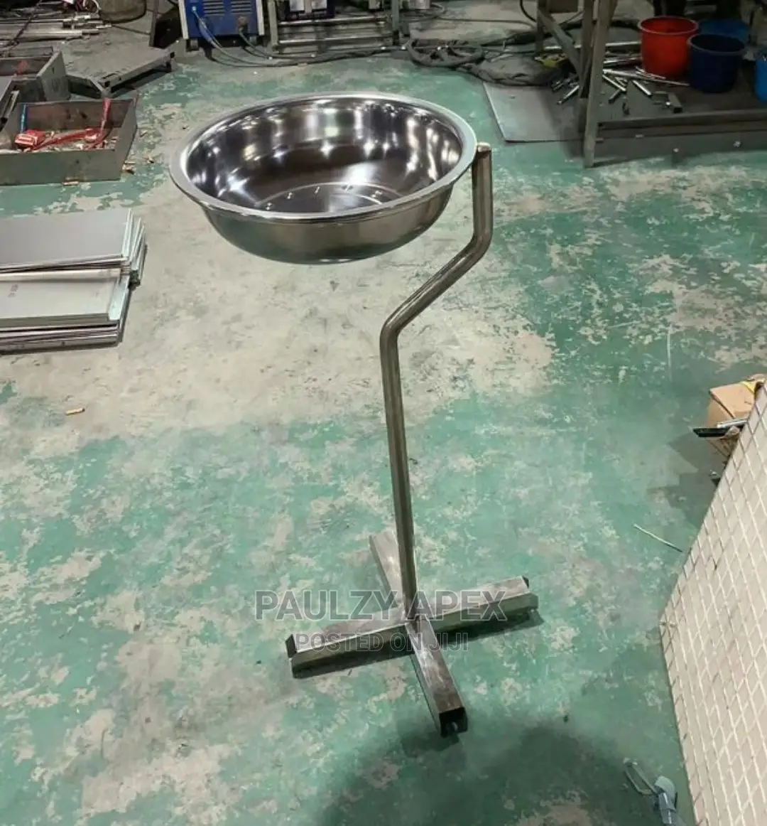 Bowl With Stand (Single)