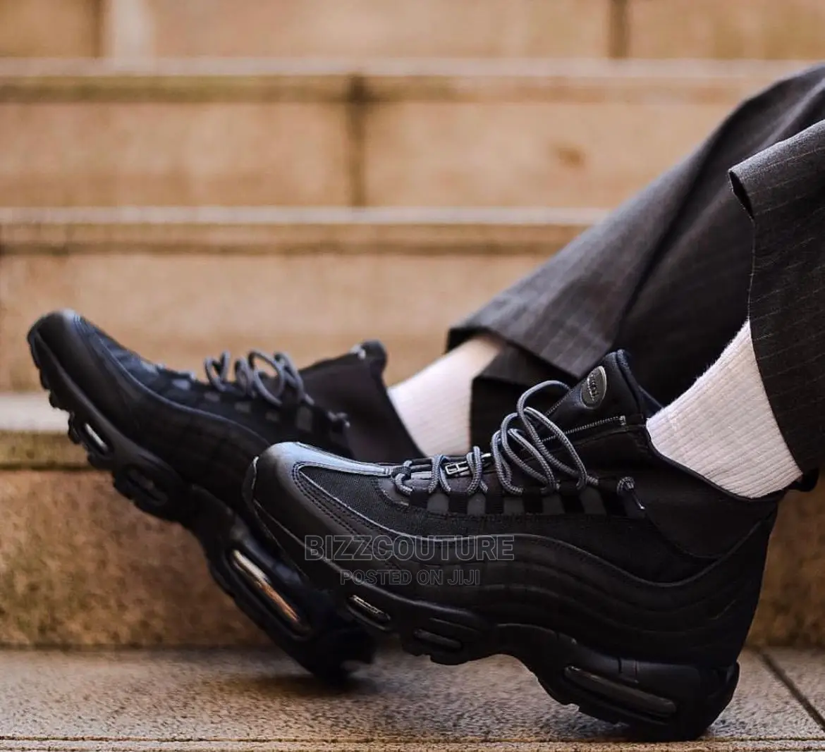 Original Nike Air Max 95 Sneakers Boots Available in Store