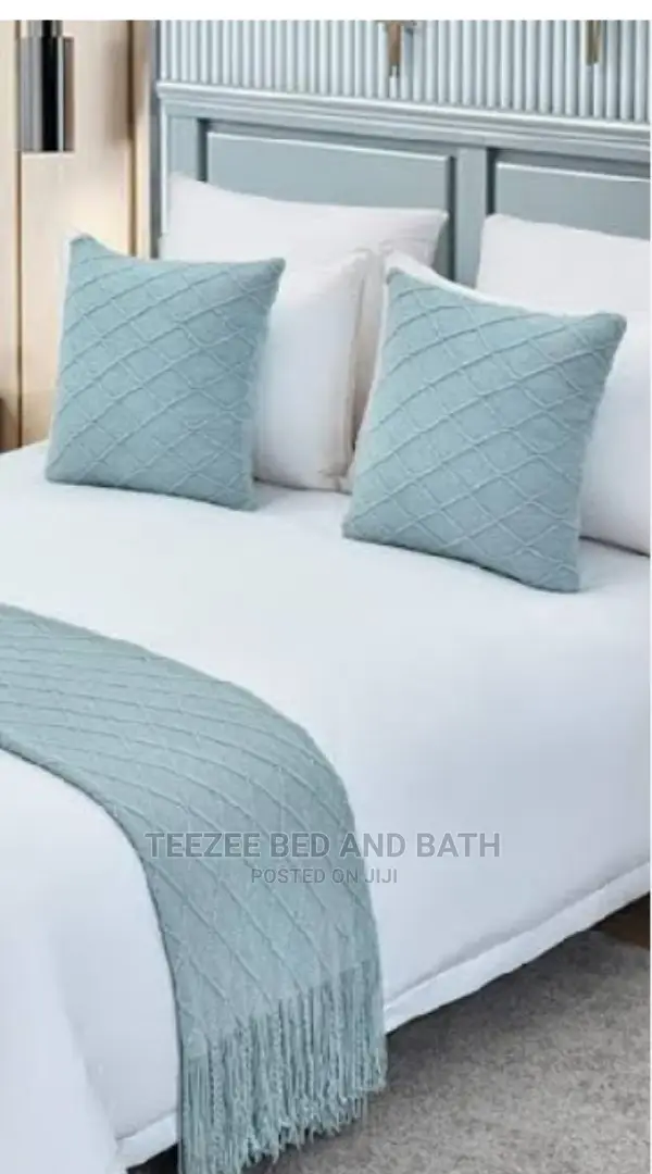 Cotton White Duvet Sets With Bed Throws