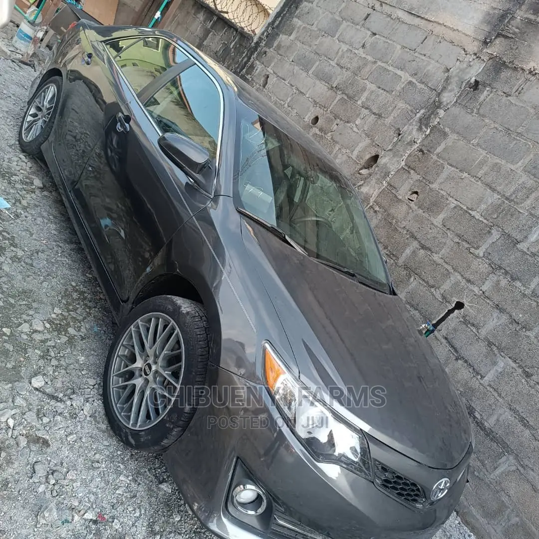 Toyota Camry 2012 Gray
