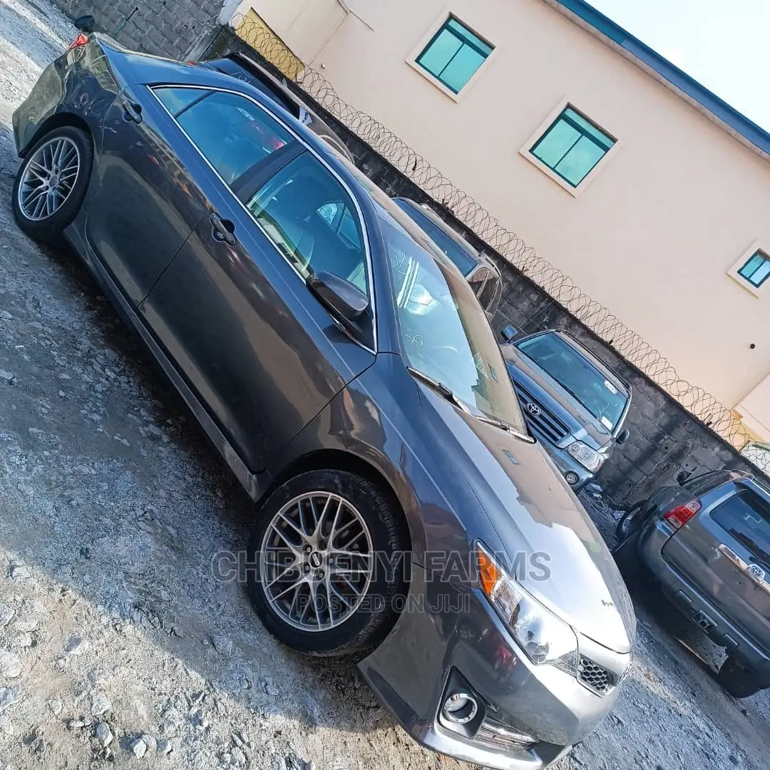 Toyota Camry 2012 Gray