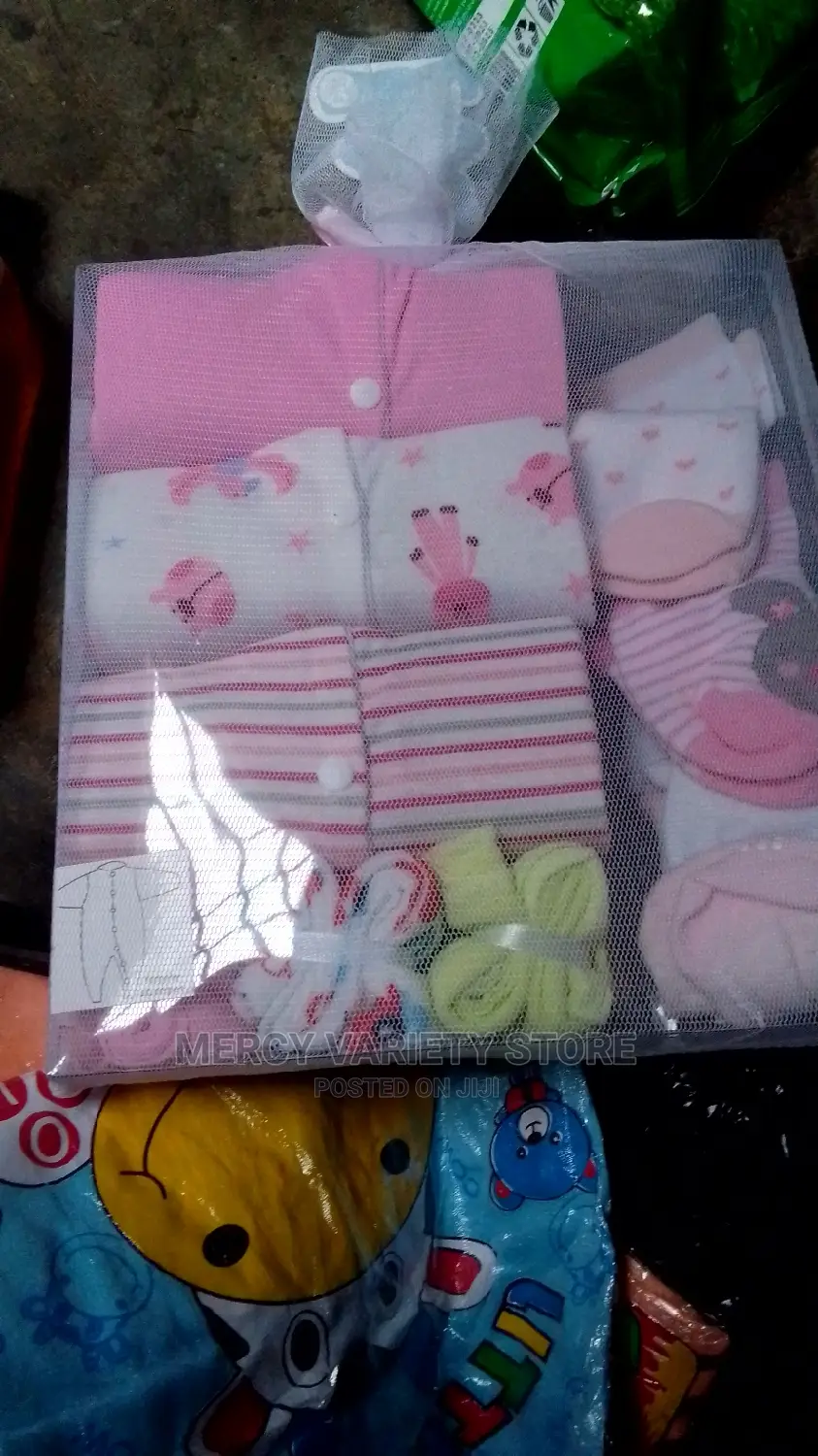 9pieces Unisex Newborn Gift Pack