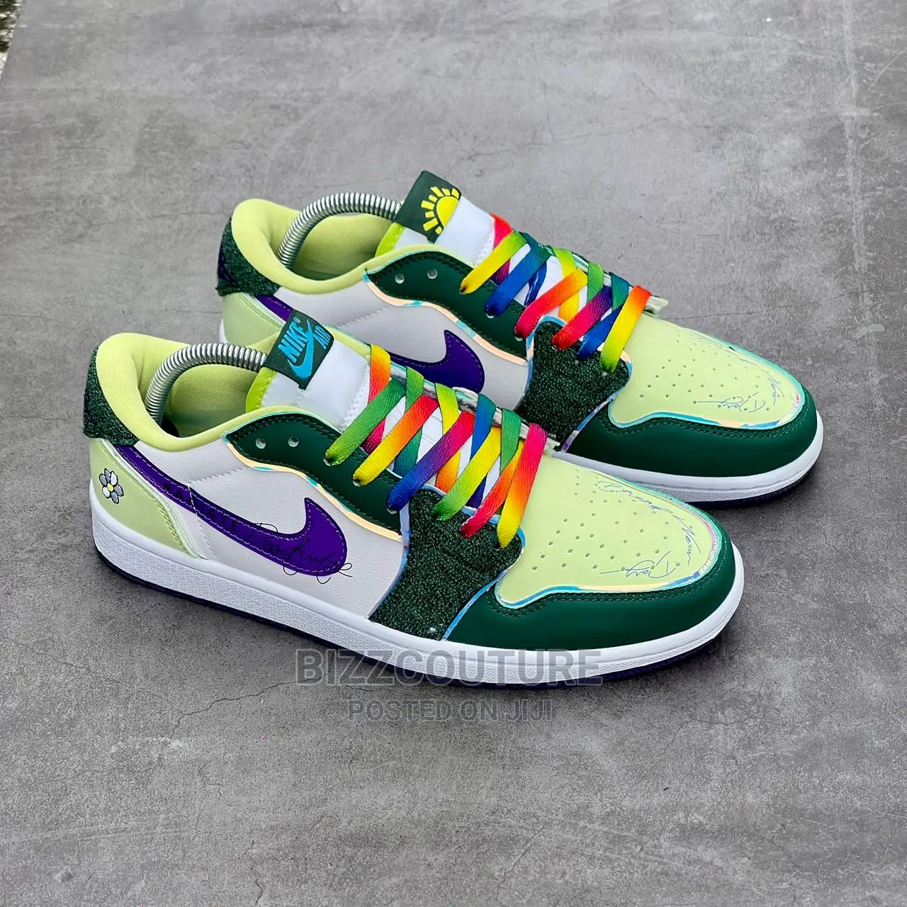 Original NIKE SB DUNK LOW Sneakers Available in Store