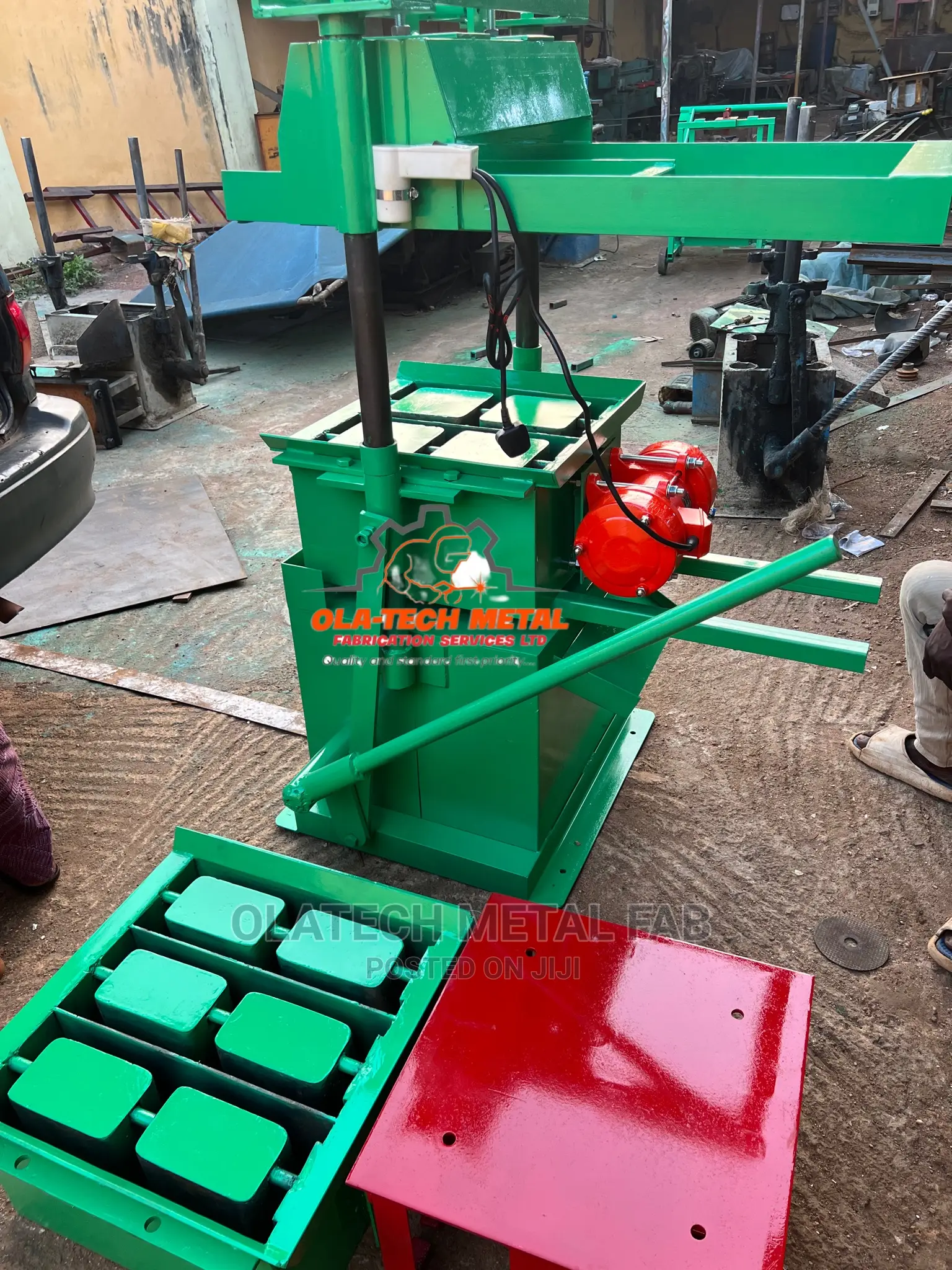 Advance Stationary Block Moulding Machine