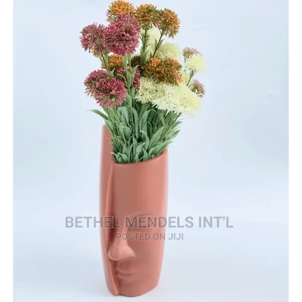 Wholesale of Plastic Tabletop Flower Vases for Interior Use
