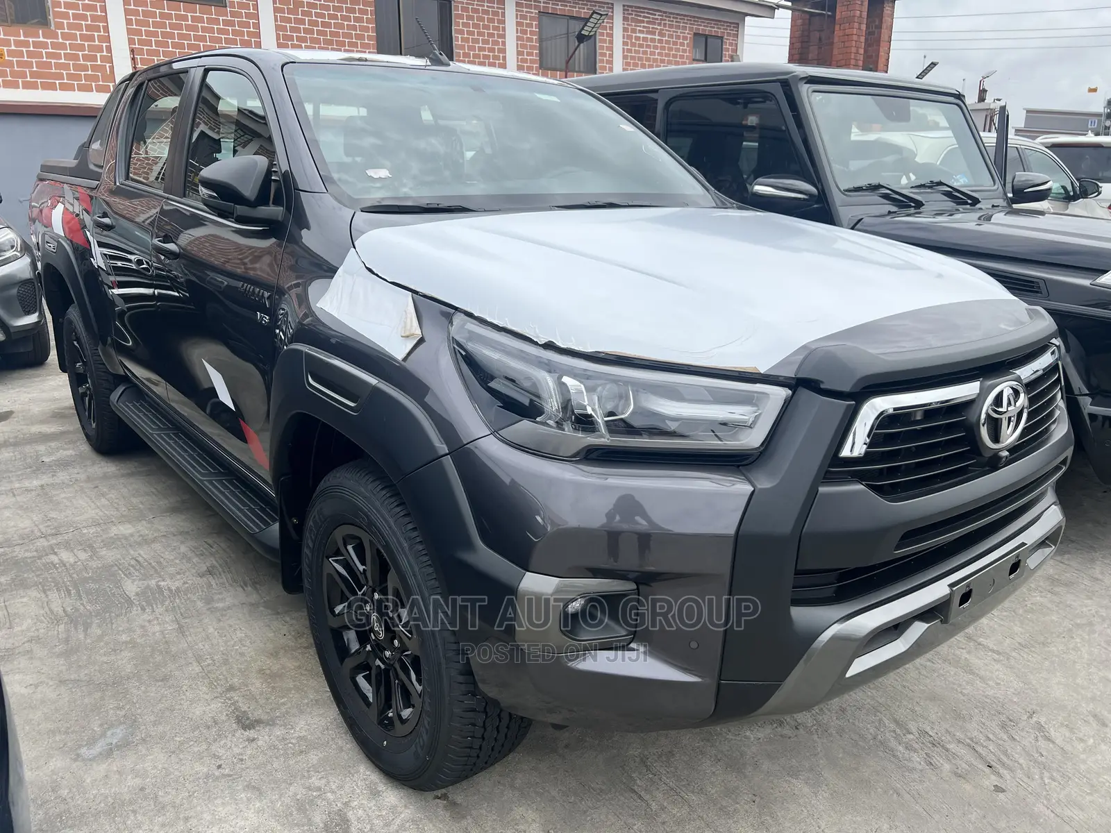 New Toyota Hilux 2022 Gray