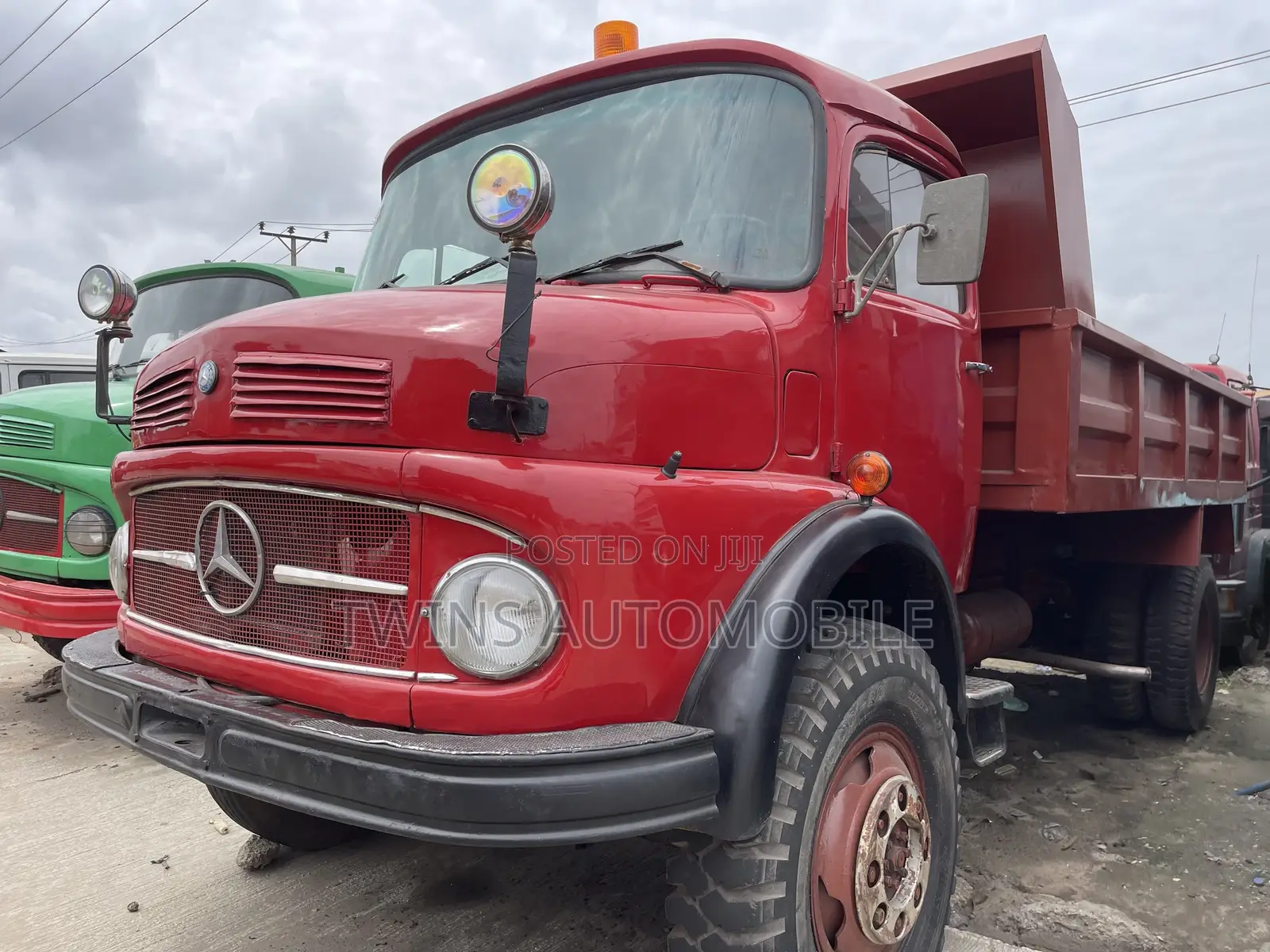 Mercedes-Benz Tipper Straight Engine.