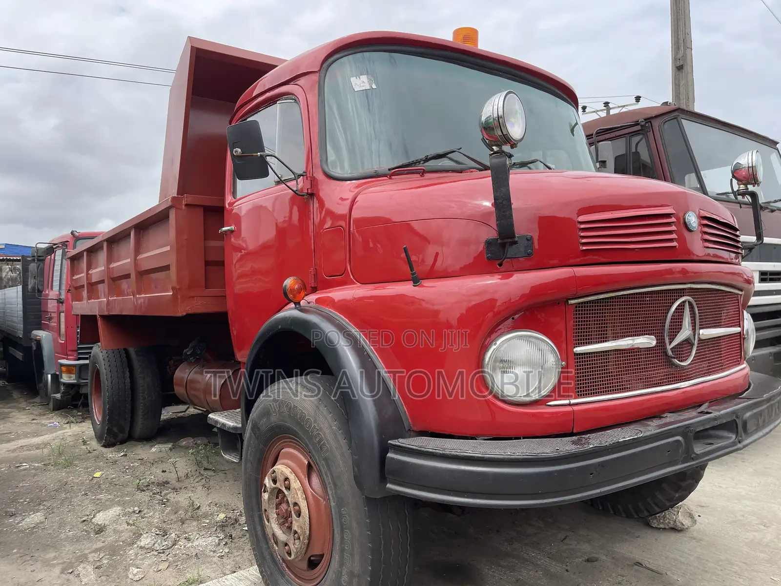 Mercedes-Benz Tipper Straight Engine.