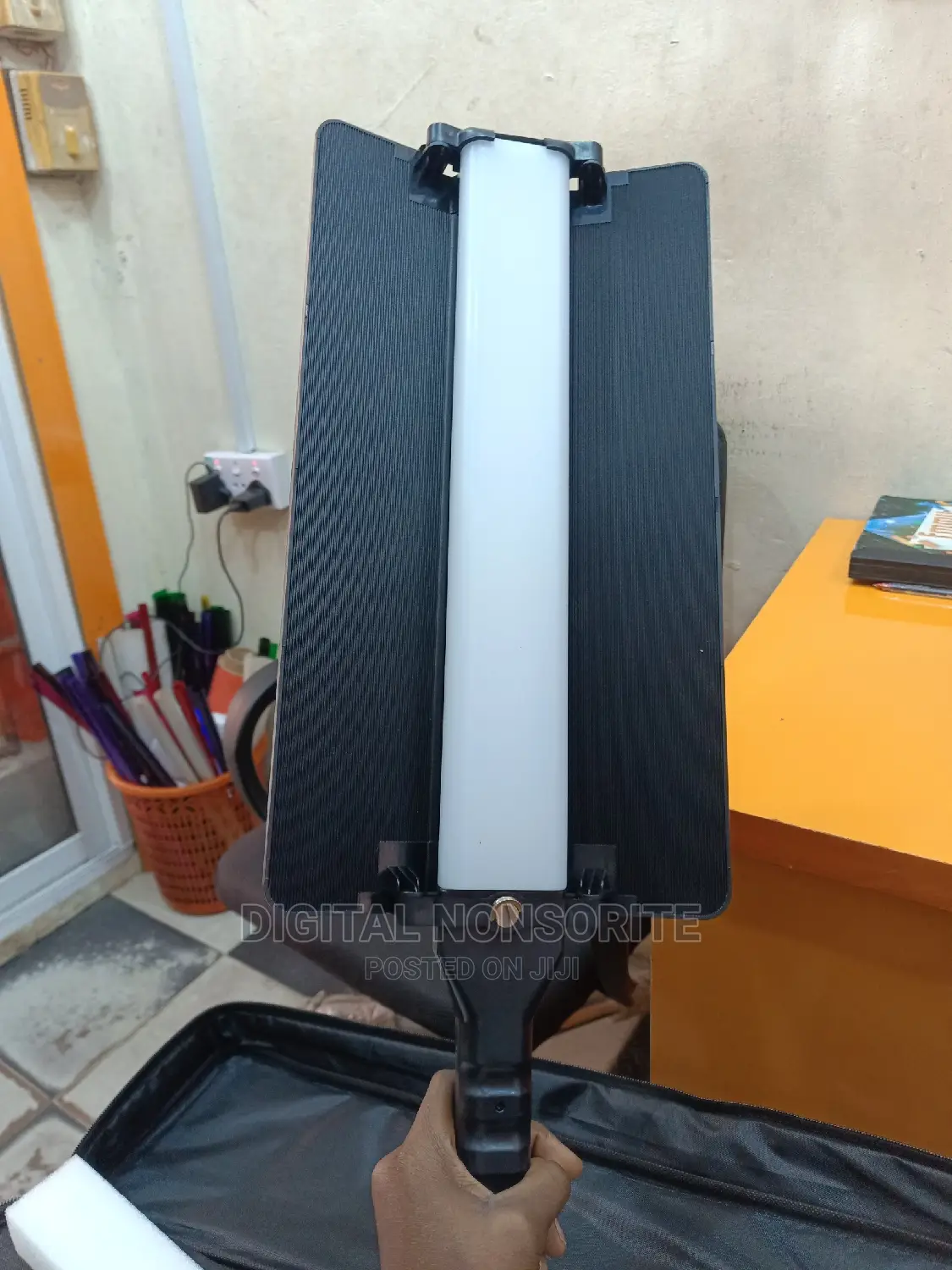 R100 RGB Light Stick
