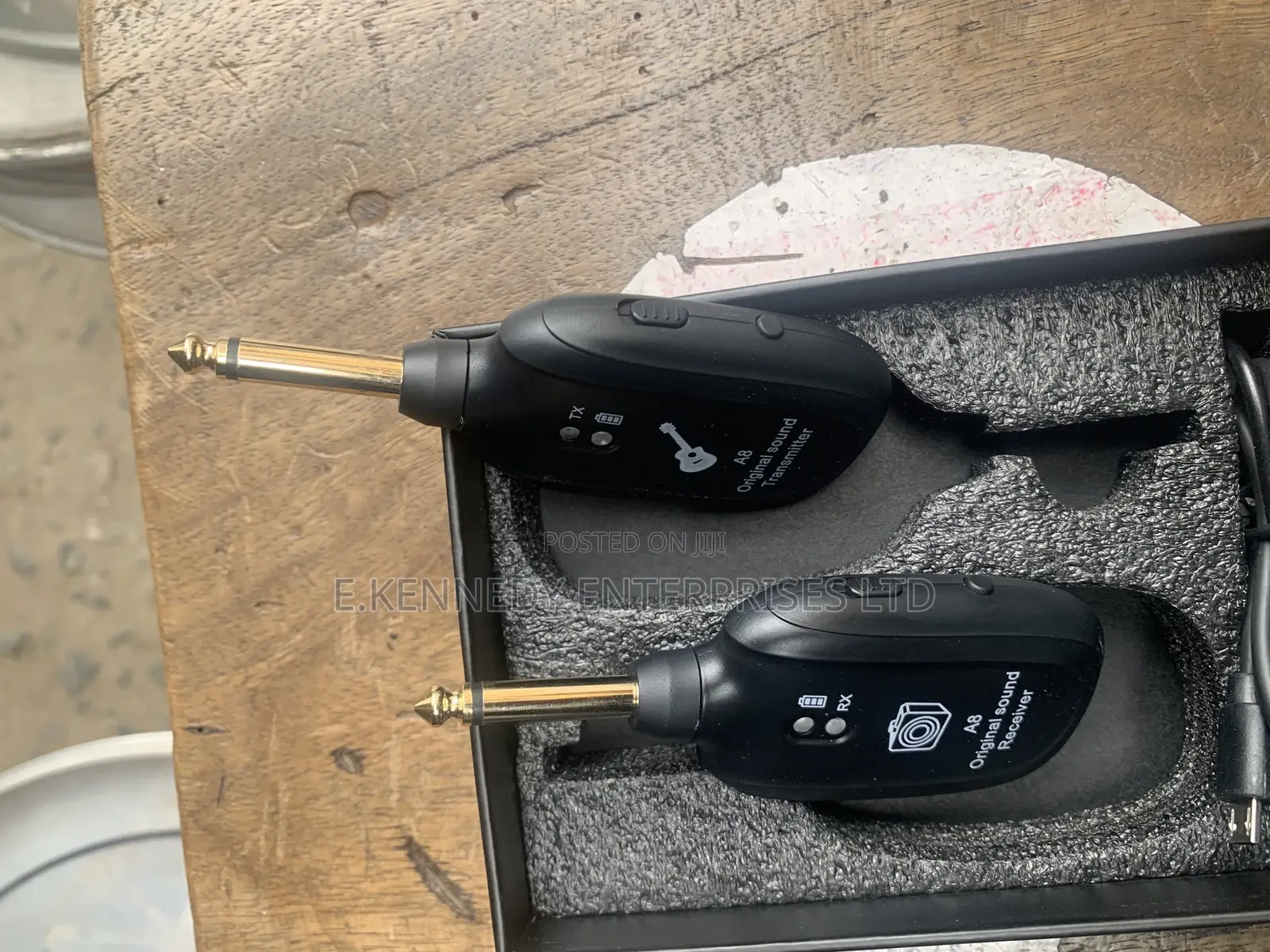 UHF Wireless Guitar System Rechargeable Guitar Audio System