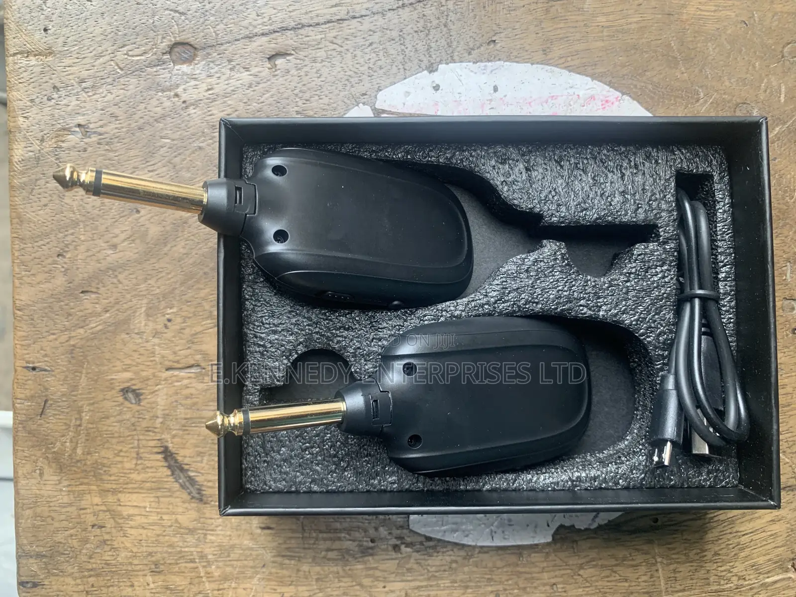 UHF Wireless Guitar System Rechargeable Guitar Audio System