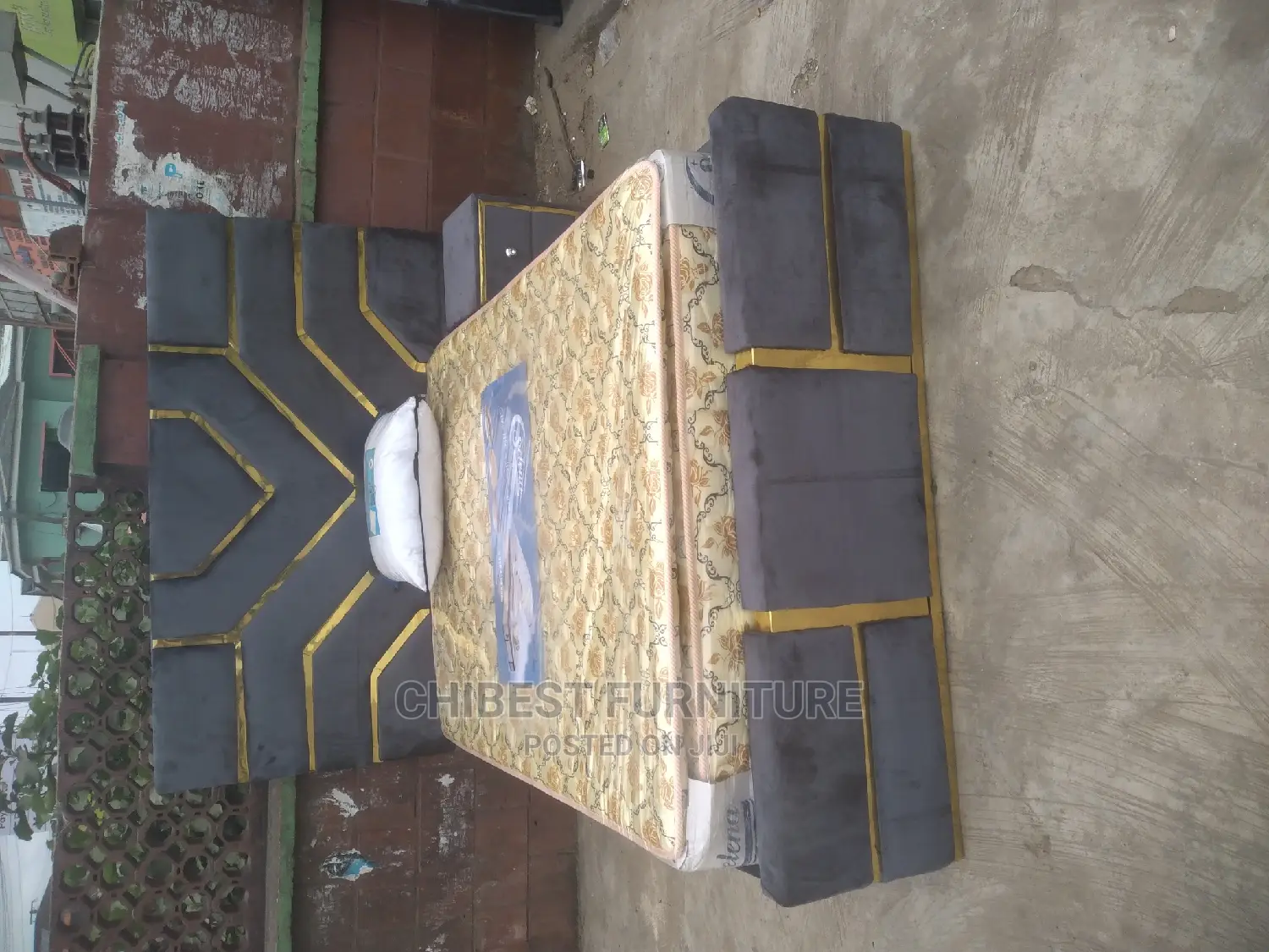 Quality 4.5by6 Upholstery Padded Bed Frame With One Bed Side