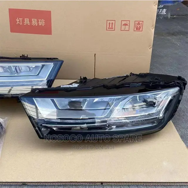 Set Of Head Light Audi Q7 2018