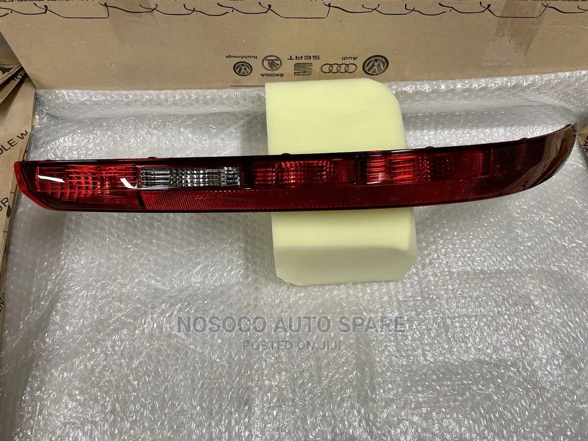 Back Bumper Light Audi Q7 2018