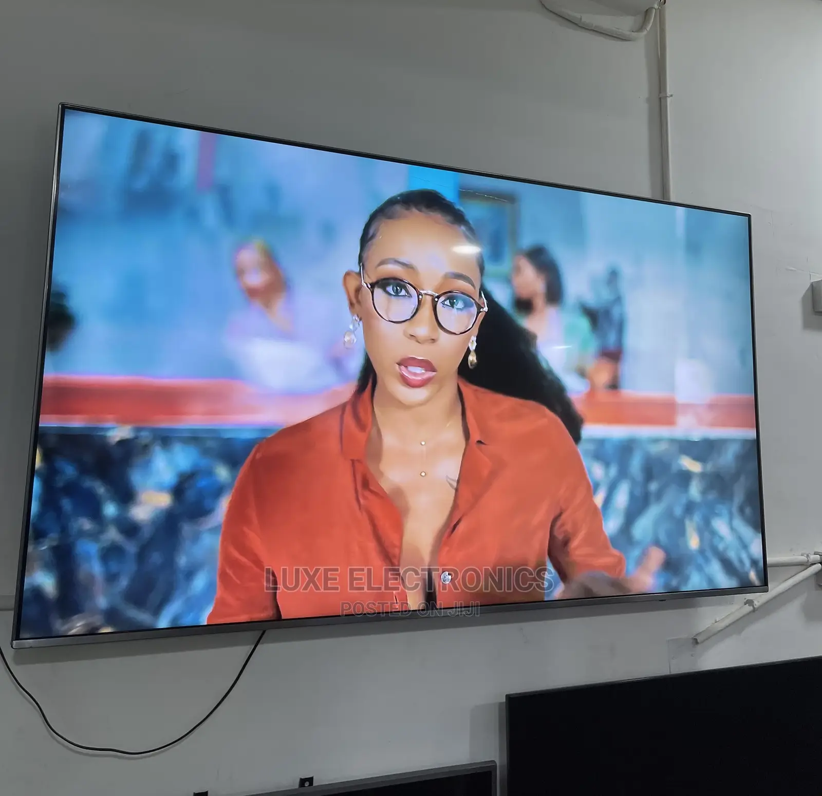 75 Inches Samsung QLED Smart Tv With Free Netflix Account