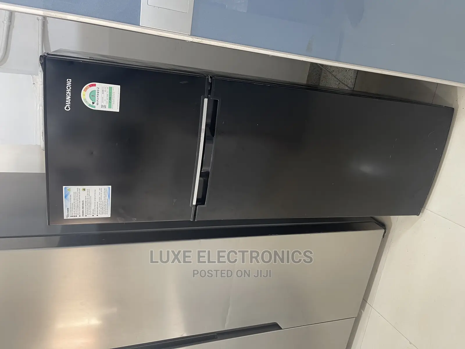 Foreign Used 250 Liters Inverter Refrigerator Almost New