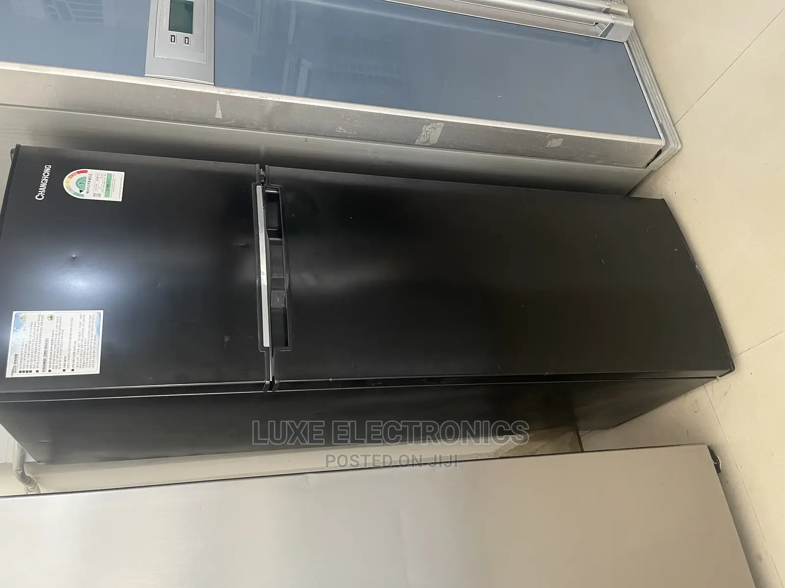 Foreign Used 250 Liters Inverter Refrigerator Almost New
