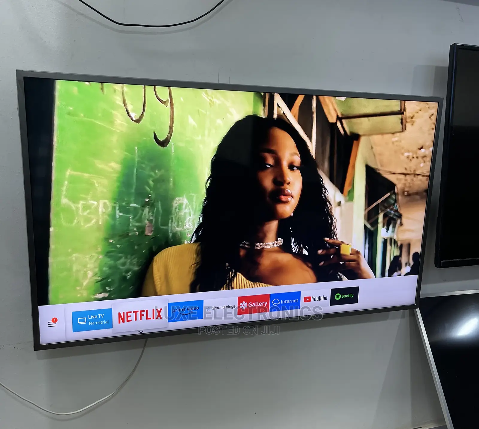 43 Inch Samsung Uhd HDR Smart Tv