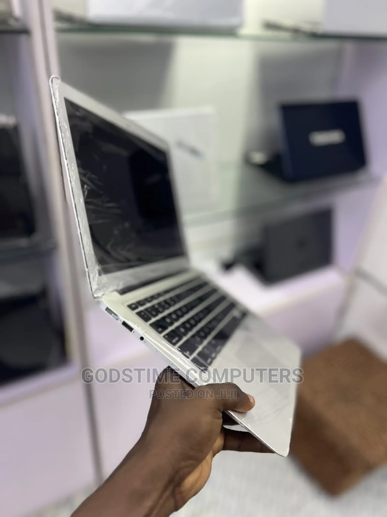 New Laptop Apple MacBook Air 8GB Intel Core I5 SSD 256GB