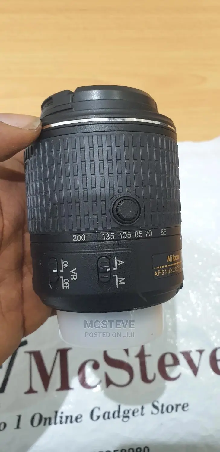 Nikon Nikkor 55 - 200MM Lens